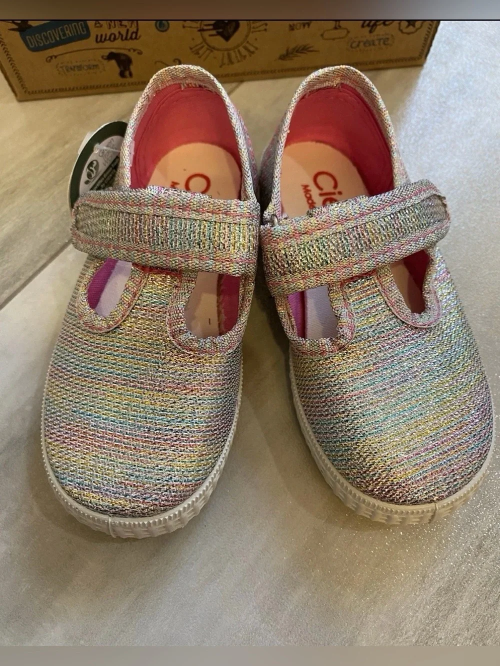 NWT Cienta Rainbow Sparkle Mary Jane T-Strap Mary Jane Sneaker toddler girl 6.5
